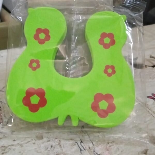 22095880-bdae-4d00-9d0f-6bc3f1130c4b.jpg Kids Safety Finger Pinch Door Guard – Cute Animal Security Door Stopper (1 Pc)