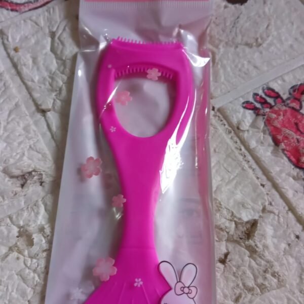 Multifunctional Easy To Clean Curved Silicone Eyeliner (1 Pc)