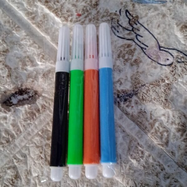 235173d9-b761-4e41-96cc-bdf5d6ec88b7_e3fa4b11-462f-4d89-8c46-06808c091c59.jpg 4-Piece Waterproof Marker Pen Art Set for DIY Crafts, Kids & Artists