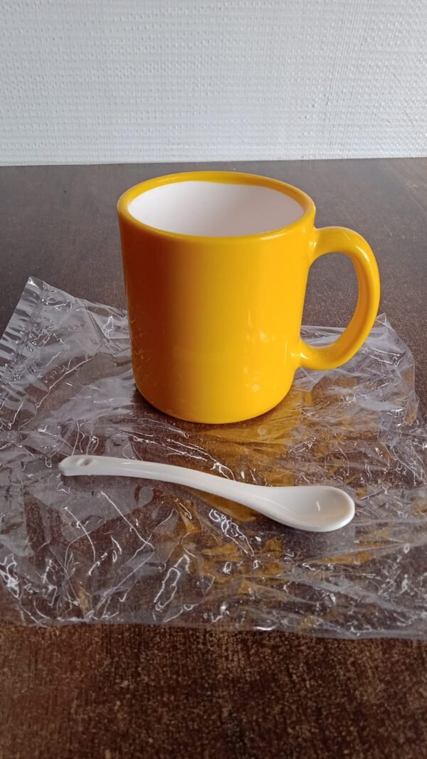 24c862db-ee83-46bd-b849-7b919a48c772.jpg Elegant Plastic Mug with Matching Spoon