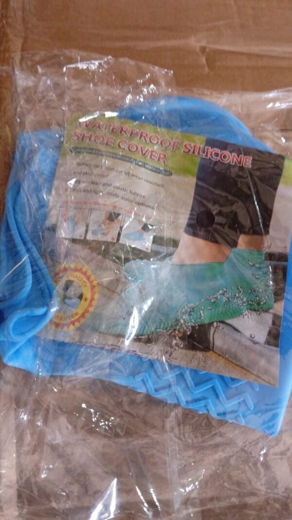 Non-Slip Silicone Reusable Waterproof Boot Shoe Cover (Medium, Mix Color)