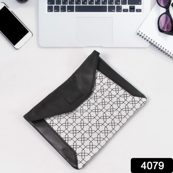 285976Pc-18681.jpg Multipurpose Pouch With Magnetic Lock(1 Pc / 19×14 Cm)