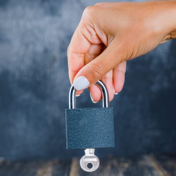 2_14cf369c-885a-4ded-b5a0-fa2d199bb1cf.jpg Black Iron Padlock – Brass Core, Waterproof & Anti-Theft for Home & Outdoor (75 mm)