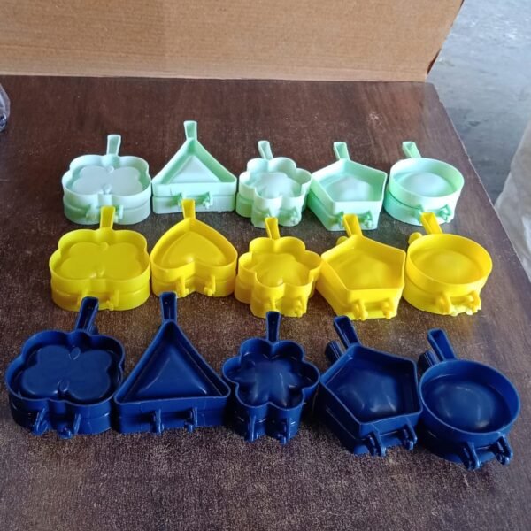 2b271882-ba2f-4d55-8dd2-e56d2ac305b7.jpg 1 Pc Assorted Shape Plastic Snack Mould (Mix Design / 1 Pc)