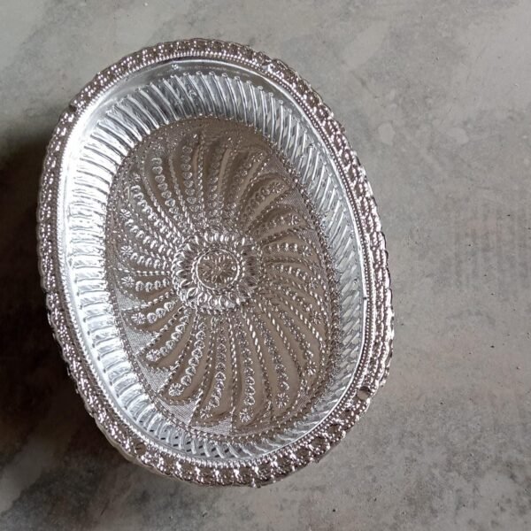2e85de96-2baf-49c3-914a-5676c651b467.jpg Multipurpose Royal Design Oval Silver Gift Tray
