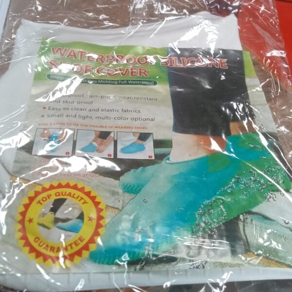 Non-Slip Silicone Rain Anti skid Waterproof Fordable Boot Shoe Cover ( Large )