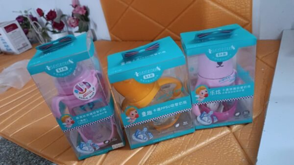 36a6895a-7b9e-4e71-8285-09b0fd1ec2e3.jpg Baby Feeding Bottle with Handles & Straw (Mix Design, Size & Color / 1 Pc)