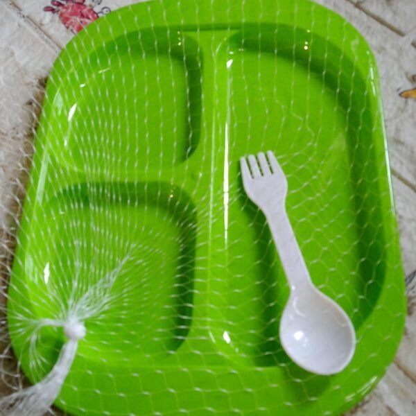 36e617c2-d19b-4cbb-b3ae-985315a64c13.jpg Biodegradable 3-Compartment Plastic Food Plate with Spoon for Snacks (1 Pc)