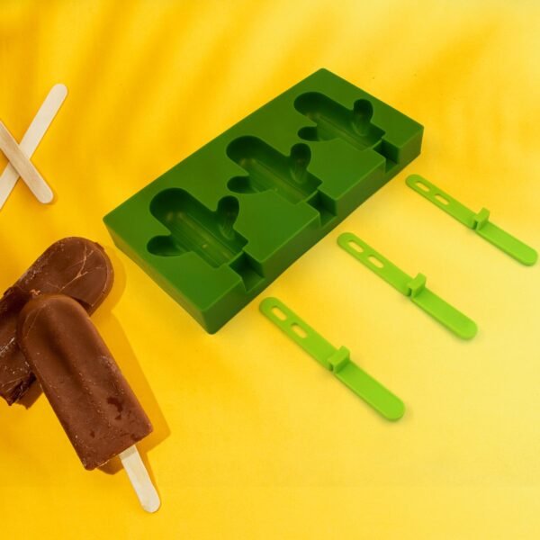 37-1.jpg Cactus Shape Ice Cream Mould Homemade Ice Molds for DIY Summer Food Kitchen Tools 1 Pc