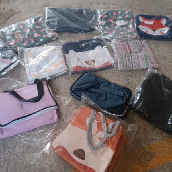 Waterproof Foldable Travel Wash Bag with Zipper Cosmetic Storage & Multi-Use