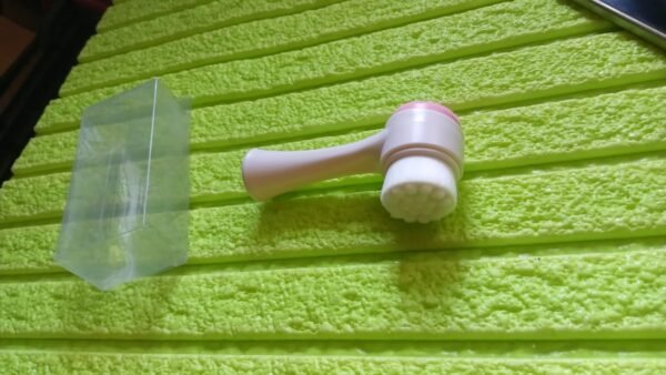 2 in 1 Facial Brush Cleansing Face Scrubber for Sensitive, Delicate, Dry Skin (1 Pc)