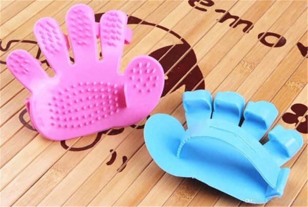 3_4e20e531-1fb7-46a1-8b6a-0b8446a61efe.jpg Rubber Pet Cleaning Massaging Grooming Glove Brush