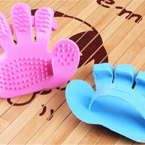 3_4e20e531-1fb7-46a1-8b6a-0b8446a61efe.jpg Rubber Pet Cleaning Massaging Grooming Glove Brush