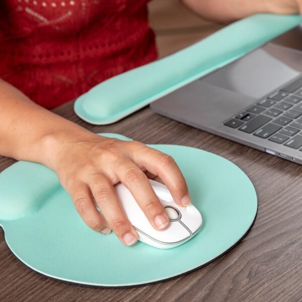 3_59916434-4990-440f-84df-4c863809a031.jpg WRIST S MOUSE PAD USED FOR MOUSE WHILE USING COMPUTER.