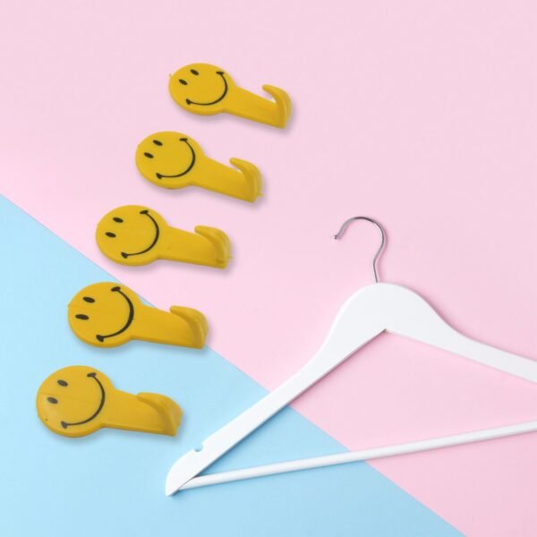 3_f7e4794d-3188-48b7-b947-4baabf491ed6.jpg 5 PC ADHESIVE HOOK FOR HOLDING STUFFS,KEY AND OTHER ITEMS