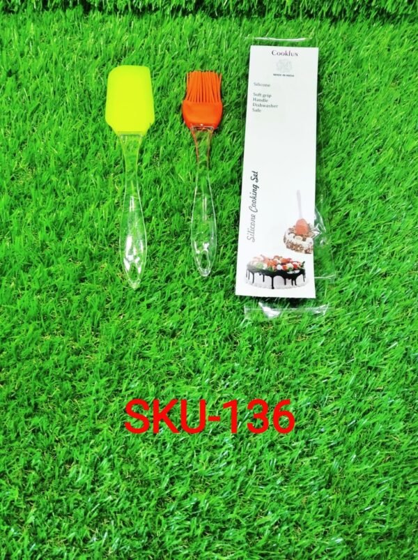 3b1b8040-3445-44e2-a93f-802d5dc120b1.jpg Spatula and Pastry Brush for Cake Mixer