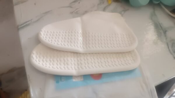 3c39b4be-291f-43c1-baa3-e7143703eebd.jpg Non-Slip Silicone Waterproof Anti-Skid Reusable Shoe Covers (Small, 1 Pair)