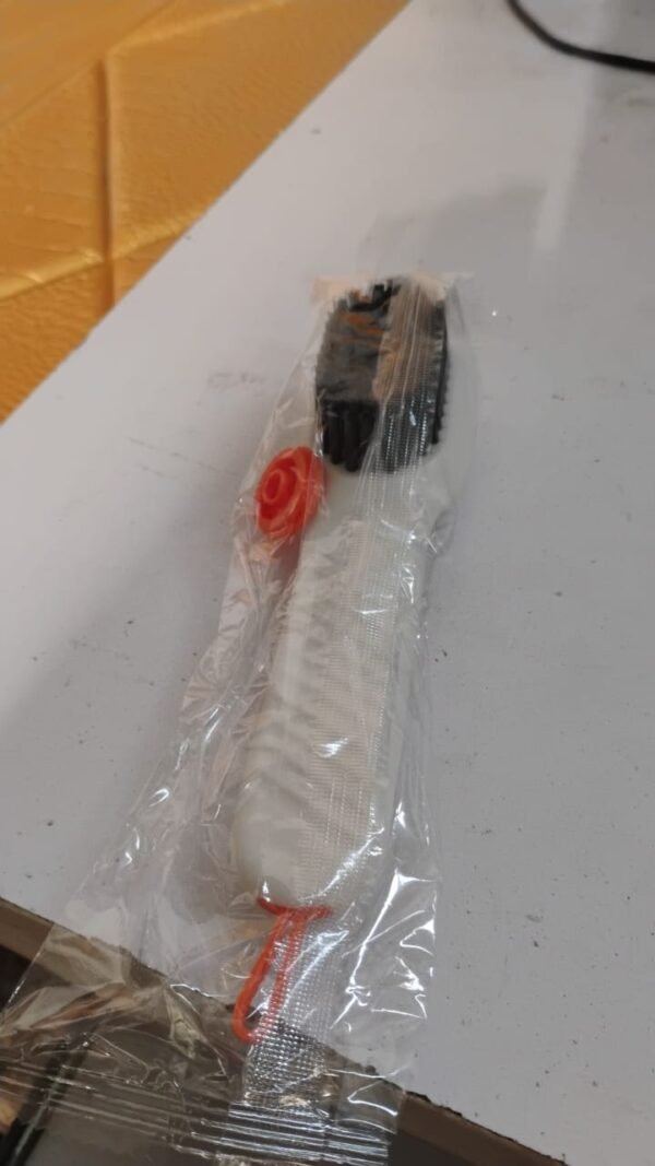 3cac7b8b-51e9-4be3-86c2-449d4ea2f6ec.jpg Multifunctional Scrubbing Brush with Liquid / Soap Dispenser (1 Pc)