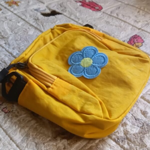 3f9a694a-23ac-4ff7-b0ad-1536e5e4765b.jpg Solid Color Shoulder Crossbody Bag – Trendy Small Square Bag for Students