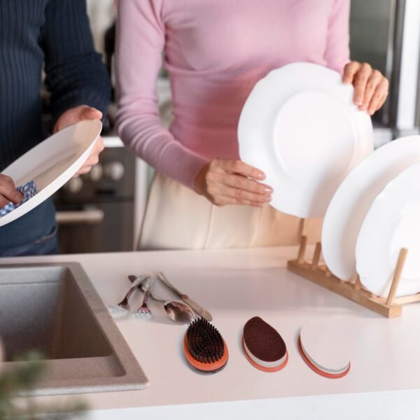 3image_750685e0-bbcd-43c2-92c3-d68cf7b92eab.jpg Plastic Wet and Dry Brush for home (Multicolor, 3 Units)