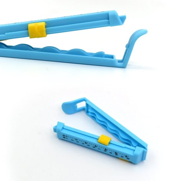 3image_fd236162-1fd6-4f6d-a373-e7f463e0076c.jpg Small Multipurpose Food Snack Plastic Bag Clip Sealer / Packet Sealer Clamps / Manual Vacuum Bag Sealer / Food Pouch Clip / Bag Zipper / Food Clips Sealer for Home Kitchen, Set of 4 (Multicolor)