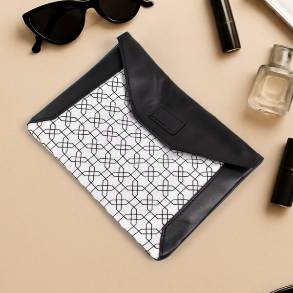 4079_multi_magnetic_lock_pouch.jpg Multipurpose Pouch With Magnetic Lock(1 Pc / 19×14 Cm)