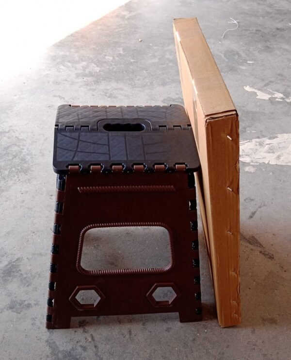 419626e4-8436-4f8c-a5d4-473b66e762b3.jpg 1pc 18inch Folding Stool Adults and Kids, Also For Kitchen Stepping With (Brown Box)