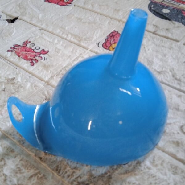 Plastic Funnel for Pouring Oil Sauce Water Juice Cooking Small Food Grains  1 Pc