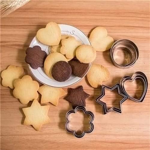 464654643.jpg Stainless Steel Cookie Cutter Set – Heart, Round, Star & Flower Shapes (12 Pcs)
