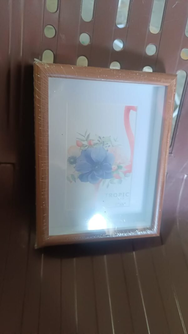 48f550b0-0ada-46ff-8d44-045628e408ab.jpg Creative Solid Wooden Photo Frame (Mix Design & Size / 1Pc)