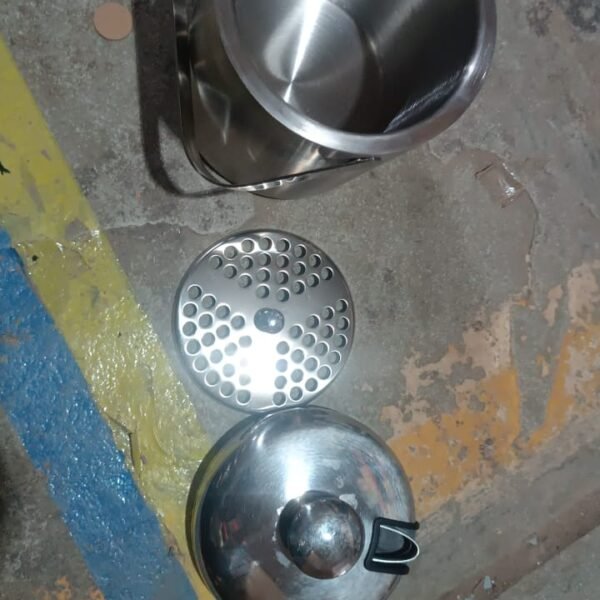 Stainless Steel Ice Buckets with Lid (1.3 Liters Approx)