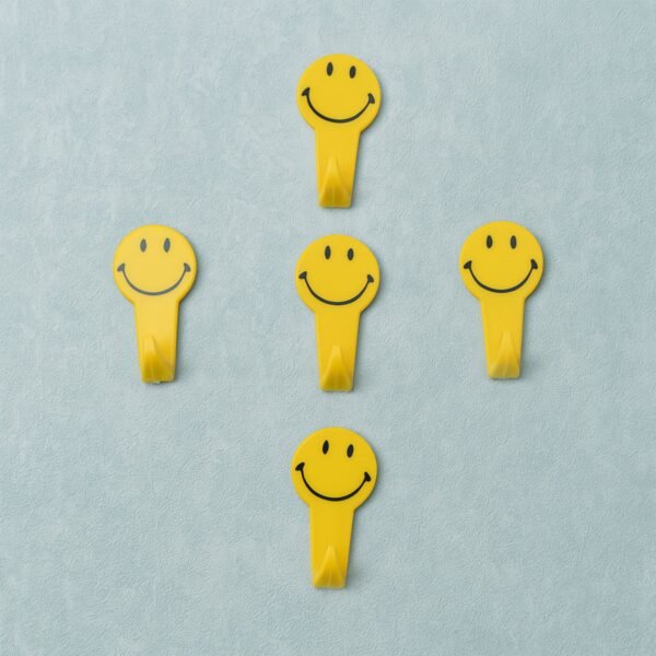 4984.jpg 5 PC ADHESIVE HOOK FOR HOLDING STUFFS,KEY AND OTHER ITEMS