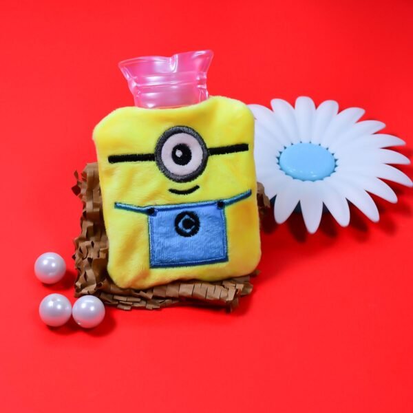 4_6441374d-6dcc-4dd3-91f6-898f7d9b360d.jpg Minions Small Hot Water Bag – Pain Relief for Neck, Shoulder, Hands & Feet (1 Pc)
