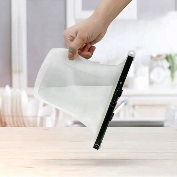 Silicone Food Bag – Leakproof, Flat Bottom, BPA-Free, Microwave & Dishwasher Safe