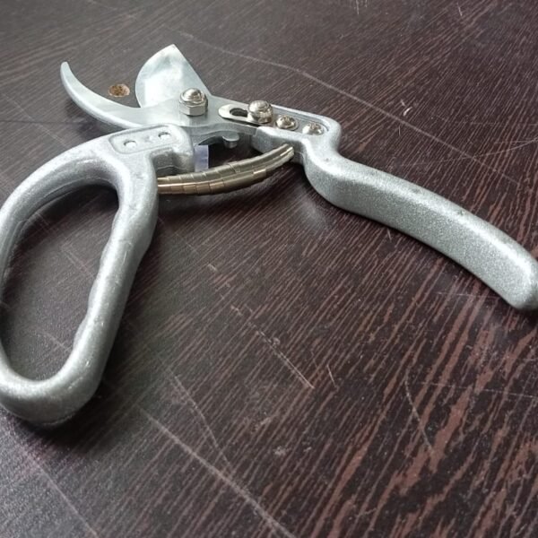 4eabf0ce-ed16-472b-ba1d-2e4e38bb8e43_77975bdb-9304-48f4-a695-986eca24a773.jpg Pruning Shear Cutter for All Purpose Garden Use
