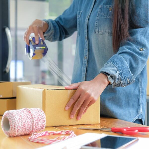 HIGH ADHESIVE TRANSPARENT TAPE FOR HOME PACKAGING. (65 meter)