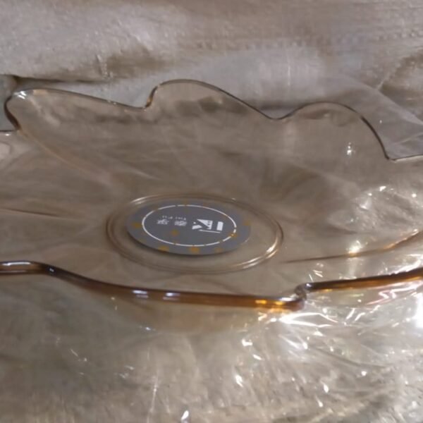 Flower Shape Kids Plastic Plate - for Dinner, Snacks & Party Supplies (1pc)