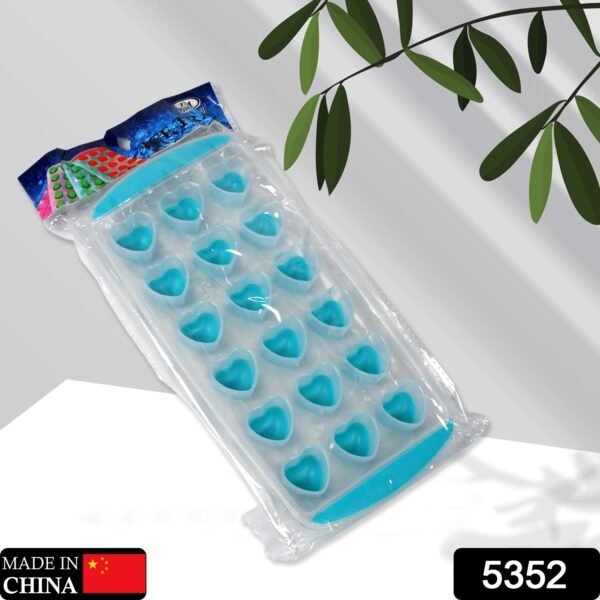Easy Push -UP ice Tray, With Flexible Silicon Bottom, Heart Shape 18 Cube Trays
