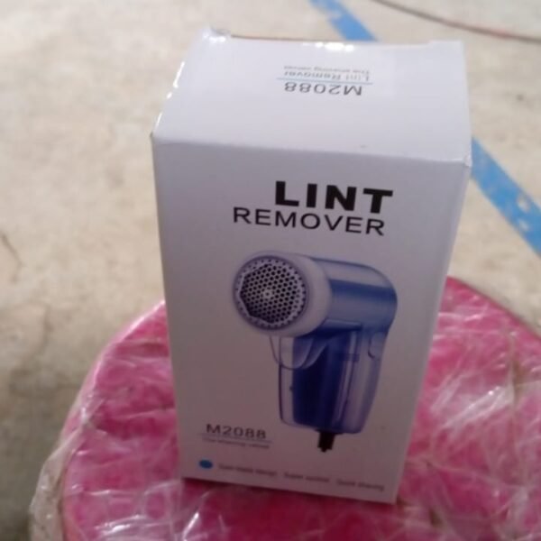 54ea0d75-98f1-4451-b55e-39ff263d73a7.jpg Creative Lint Remover – Removes Lint from Woolens, Sweaters & Blankets (1 Pc)
