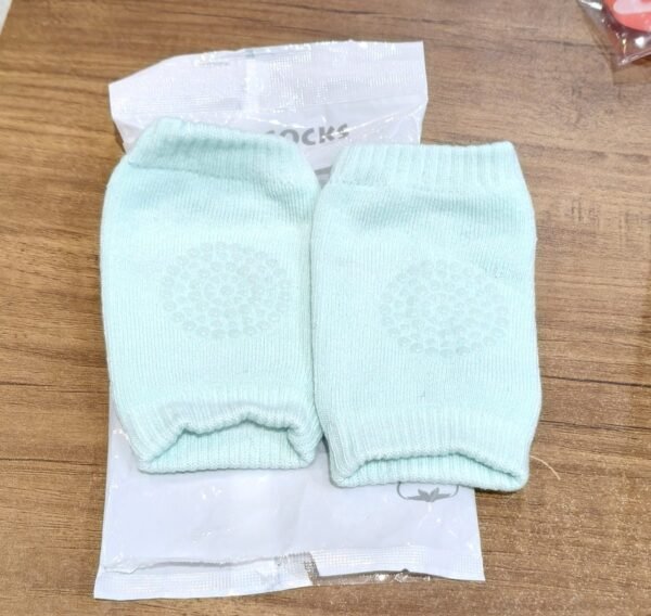 553427ec-5d69-4f4d-8327-7adb718a630e.jpg Mint Green Toddler Wool Knit Leg Warmer (Knee Guard)