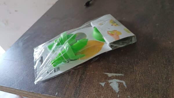 555ad035-77de-430e-a75f-571aeea9d6fe.jpg Creative Lemon Sprayer Fruit Juice Citrus Lime Juicer (3 Pcs Set)