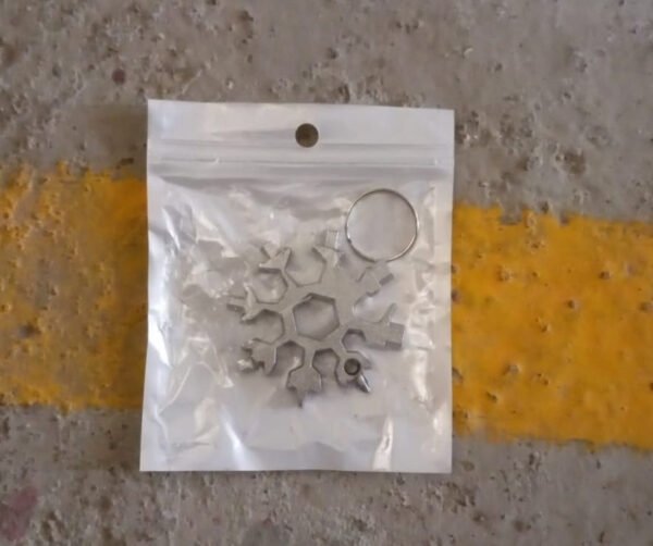 5_c675c5bc-daac-48f8-9827-a5ab539c411e.jpg Durable 18-in-1 Snowflake Multi-Tool – Bottle Opener & Screwdriver Wrench Kit