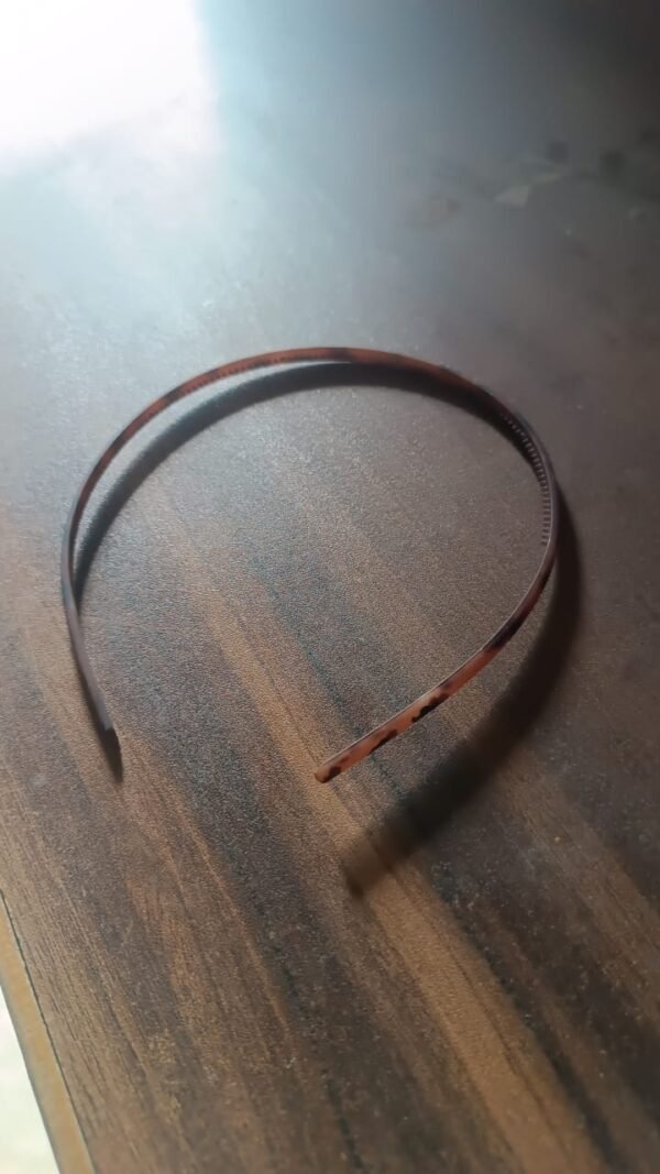 5e52864e-971d-4344-9e3a-010cb6955462.jpg Plastic Simple Headbands Comb Headbands Hairbands (1 Pc)