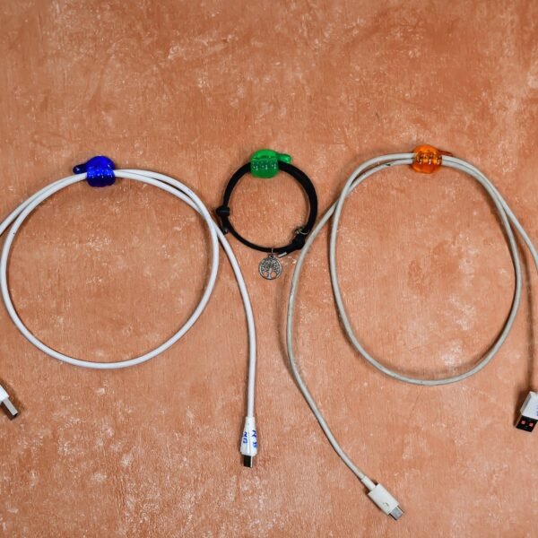 5image_21406b84-23e0-42e3-8044-e4a8cf53b6b7.jpg 10pc Multi functional Hand Shape Wall Clip Hanger Keys Cable Holder (Moq -4pc)