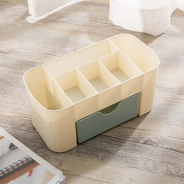 Makeup Cutlery Box Used storing makeup equipments and kits used by womens and ladies