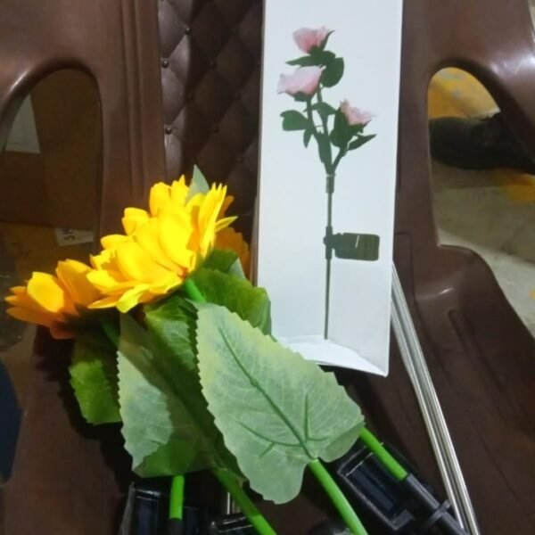 Garden Solar Sunflower Outdoor LED Light Inserted Ground Simulation Plant (4 Pcs Set)