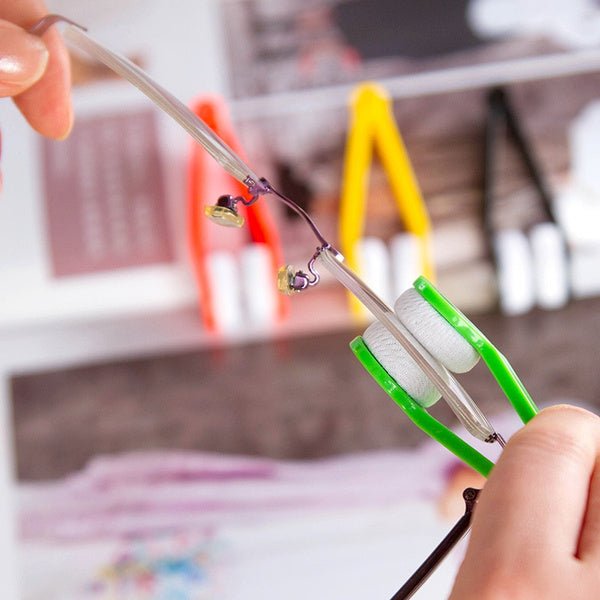 60c47ca45052f010ba520377-5-large.jpg Premium Microfiber Portable Eyeglass Spectacles Sunglass Lens Cleaner