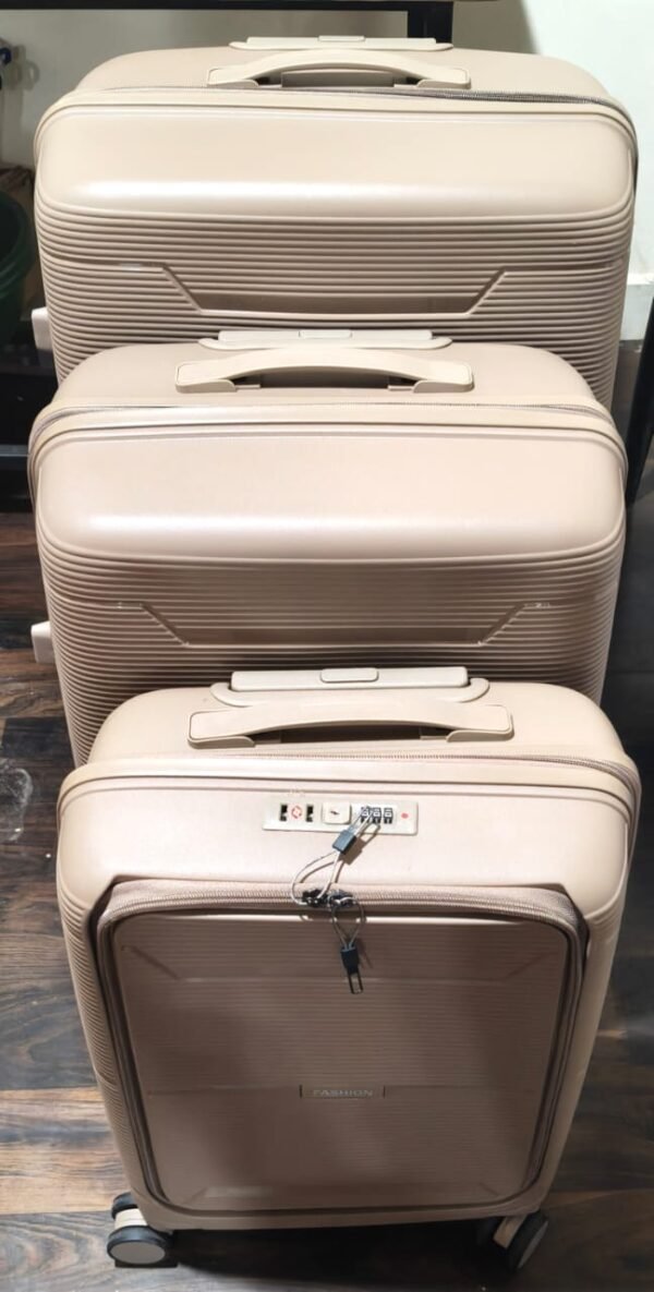 66b9e478-1490-423d-a8bc-1107517bb585.jpg Hard-Shell Trolley Luggage Bag (Set of 3-pice / Mix Color)