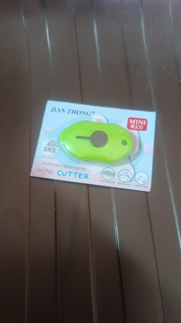 66f5f5b7-a650-42f3-b916-b4feada039d8_8790f96b-b0e4-4f9e-b8d6-5c33d2ce6a71.jpg Mini Cloud Cutter (1 Pc): Portable & Safe Box Opener (Multiple Uses)