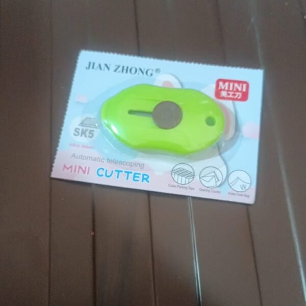 66f5f5b7-a650-42f3-b916-b4feada039d8_8790f96b-b0e4-4f9e-b8d6-5c33d2ce6a71.jpg Mini Cloud Cutter (1 Pc): Portable & Safe Box Opener (Multiple Uses)